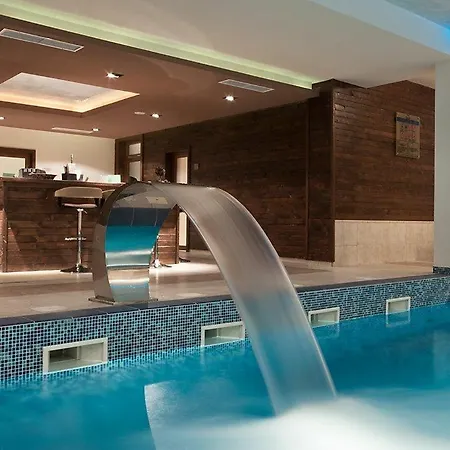 Life Boutique Hotel 4*